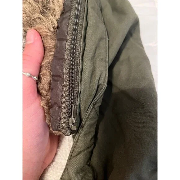 Women’s Winter Coat - Picture 3 of 6